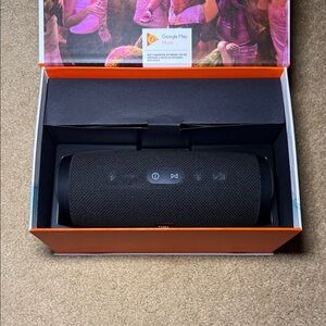 JBL Black Wireless Speaker Charge 3